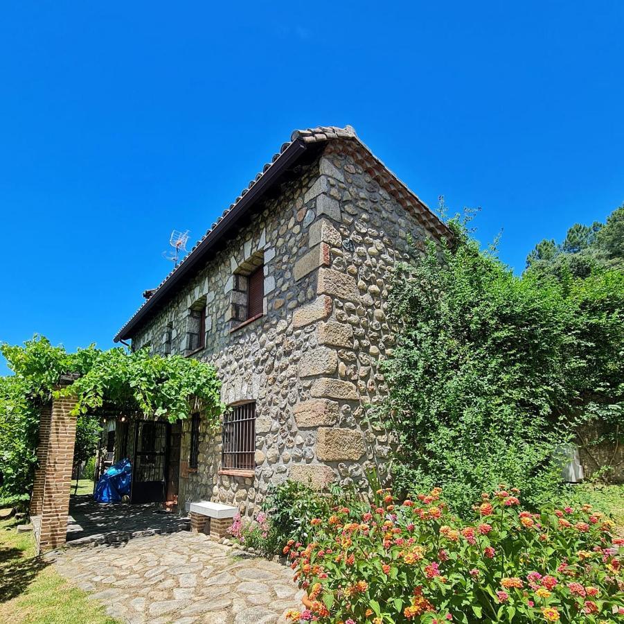 Casa Rural En Candeleda Con Piscina Y Un Maravilloso Jardin Extérieur photo