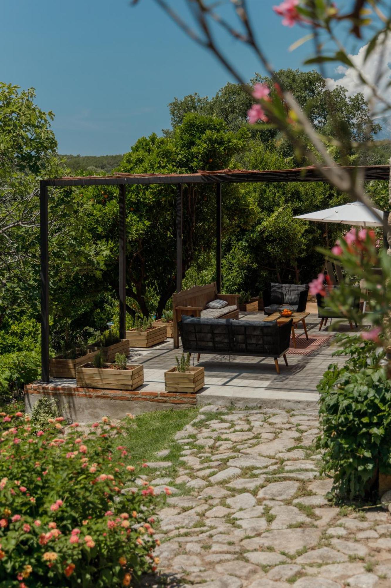 Casa Rural En Candeleda Con Piscina Y Un Maravilloso Jardin Extérieur photo